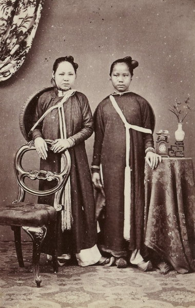 Hai cô gái An Nam.