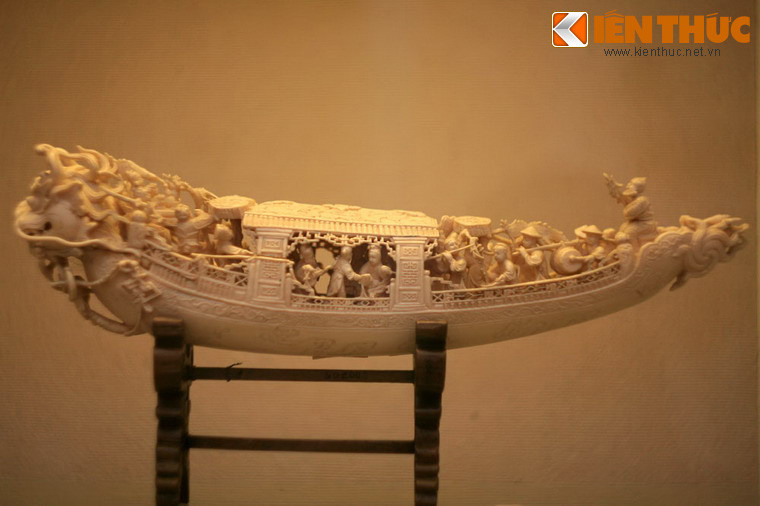 Lịch sử Bảo tàng bắt đầu vào năm 1927, khi Hội Nghiên cứu Đông Dương mua lại bộ sưu tập gồm hàng nghìn cổ vật của nhà sưu tầm quá cổ Holbé. Để có chỗ gìn giữ và trưng bày, Hội đã đề nghị với chính quyền cho xây dựng một bảo tàng.