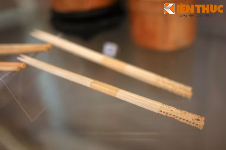 Đũa ngà, đầu thế kỷ 21.
