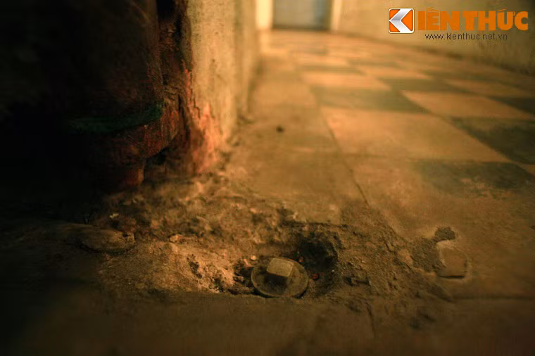 Để bảo đảm bí mật, các giấy tờ liên quan đến việc xây dựng hầm đều không dùng từ “hầm” mà chỉ ghi là “công tác xây cất ở Dinh Gia Long".