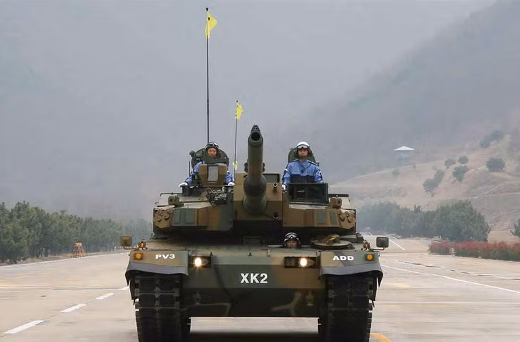 Theo một số nguồn tin, trong năm 2012 Bộ Quốc phòng Hàn Quốc đã đặt mua 397 chiếc K2 trang bị cho lục quân.