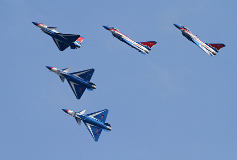 Bài bay biểu diễn của tiêm kích J-10 thuộc Phi đội Bát Nhất.