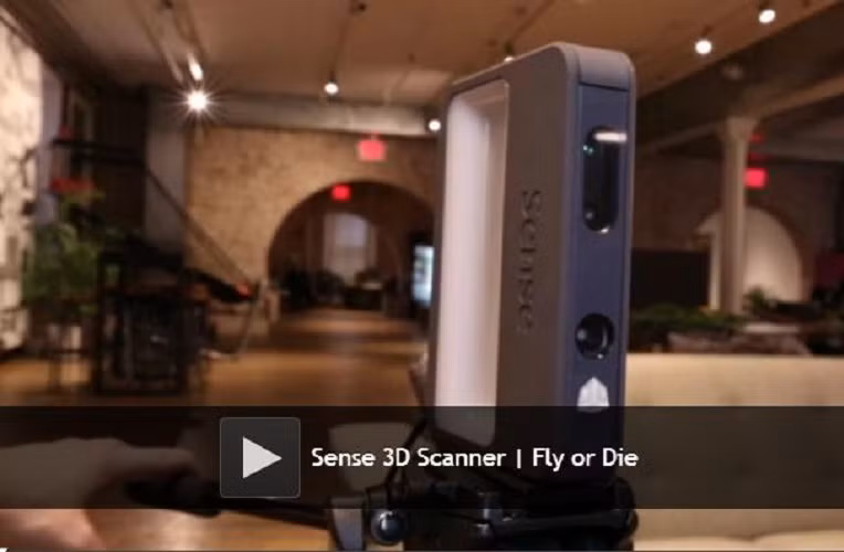 Công nghệ in 3D mới đã thu hút được khá nhiều sự chú ý gần đây, thậm chí đã trở thành một xu hướng tại CES năm nay. Mới đây, công ty chuyên về các sản phẩm không gian 3D System đã giới thiệu chiếc máy scan 3D cầm tay của mình. Tuy phải có sự trợ giúp từ người dùng khi đang hoạt động nhưng mức giá khoảng 8,2 triệu đồng, sản phẩm vẫn tỏ ra có sức cạnh tranh với các đối thủ Makerbot’s Digitizer và Occipital’s Mobile Structure Sensor.