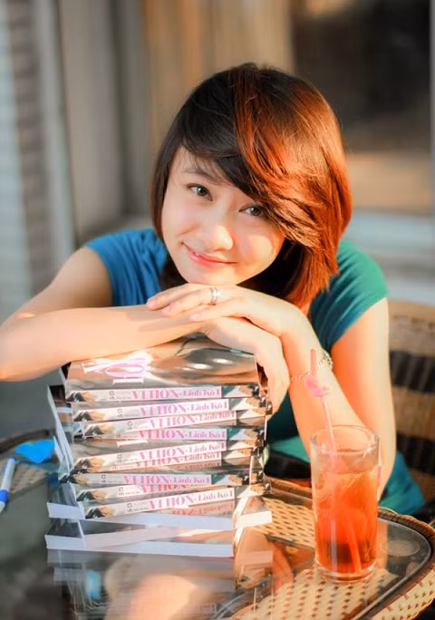 Cô họa sĩ trẻ tài năng - Lê Mai Anh.