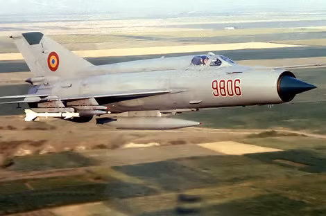 Mẫu máy bay tiêm kích siêu thanh thành công nhất của "họ hàng nhà MiG".