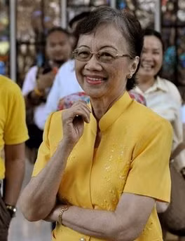 Dân chúng Philippines gọi bà thân mật là Cory và luôn xem bà là biểu tưởng của sự dũng cảm chính trị. Ngày 25/2/1986, Cory Aquino chính thức trở thành Tổng thống Philippines đầu tiên của thời kỳ hậu Marcos. Trong thời gian cầm quyền, bà đã tiến hành những cải cách quan trọng và được người dân ủng hộ. Ảnh: Cựu tổng thống Philippines Corazon Aquino trong bức ảnh chụp năm 2008.