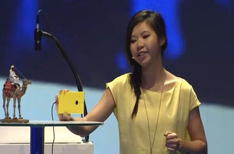 Chiếc điện thoại này có nhiều ứng dụng và tính năng chụp ảnh rất thú vị.