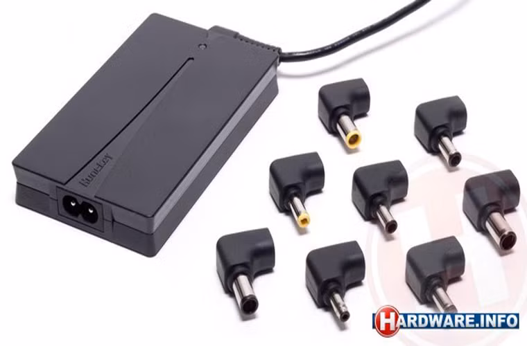 Dùng sạc đa năng. Các loại sạc đa năng thường rẻ hơn sạc chính hãng, nên chúng trở nên phổ biến nhất là với những ai hay phải di chuyển hoặc những người có nhiều hơn một chiếc laptop. Tuy nhiên mỗi một chiếc laptop đều có những giới hạn điện thế riêng. Nếu mua phải một chiếc sạc đa năng có điện thế mạnh hơn nhiều so với giới hạn trên thì chuyện sẽ trở nên nghiêm trọng: nhiều ghi nhận cho thấy pin laptop có thể bị cháy hoặc thậm chí bị nổ, gây nguy hiểm cho người dùng. Lời khuyên: Đừng mạo hiểm sự an toàn của laptop và của chính bạn chỉ vì tiết kiệm chút tiền mua sạc đa năng.