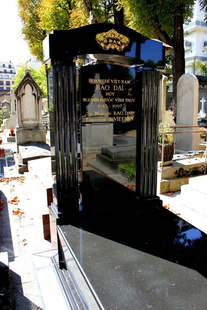Sau khi cựu hoàng Bảo Đại qua đời, tang lễ của ông được tổ chức vào lúc 11h ngày 6/8/1997 tại nhà thờ Saint-Pierre de Chaillot số 35 đại lộ Marceau, quận 16 Paris. Ảnh: S. Ruehlow / Flickr.