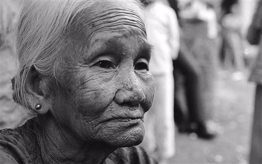 Chân dung một cụ bà ở khu Mả Lạng.