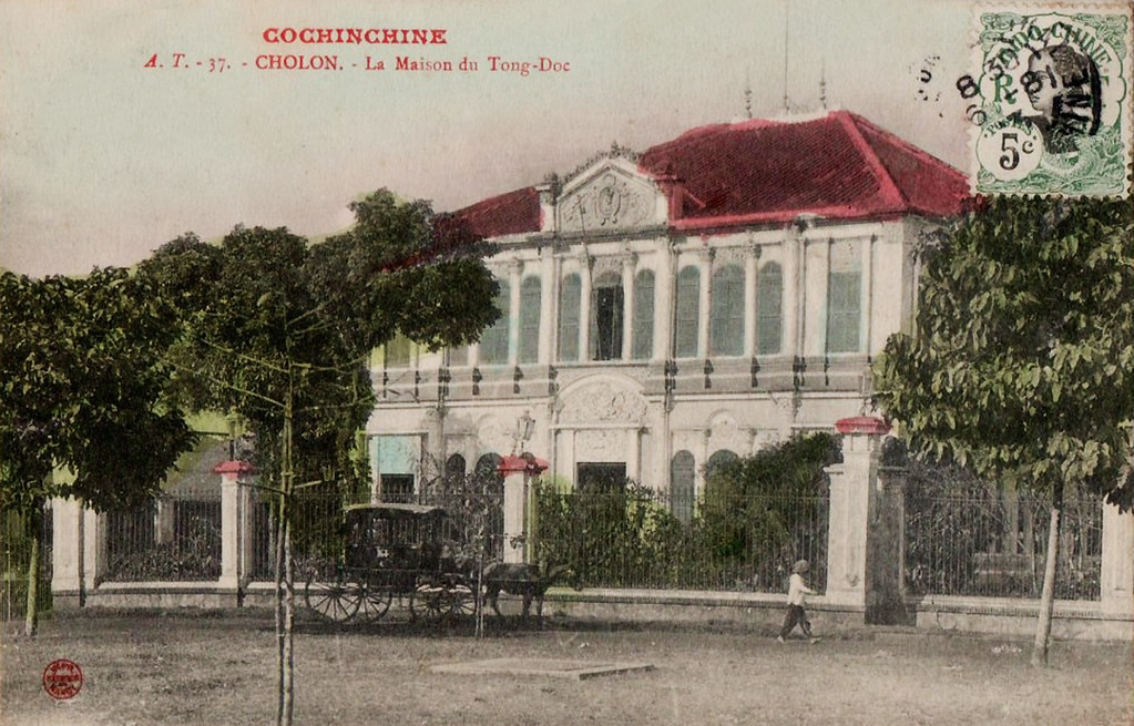 Dinh thự của Tổng Đốc Phương (Đỗ Hữu Phương, 1841-1914) trên đường Bến Testard (Quai Testard) thời thuộc địa, là nơi Bác Hồ từng sống ở Sài Gòn. Năm 1915, con đường này được đổi tên thành đường Tổng Đốc Phương.