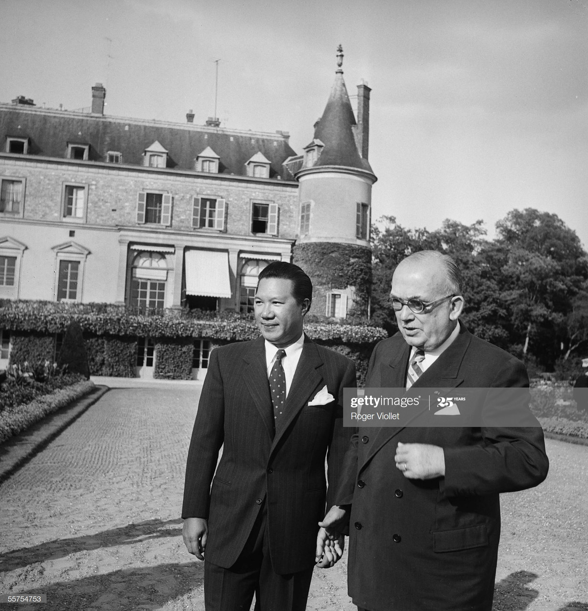 Bảo Đại và Tổng thống Pháp Vincent Auriol tại Rambouillet, Paris ngày 28/8/1953.