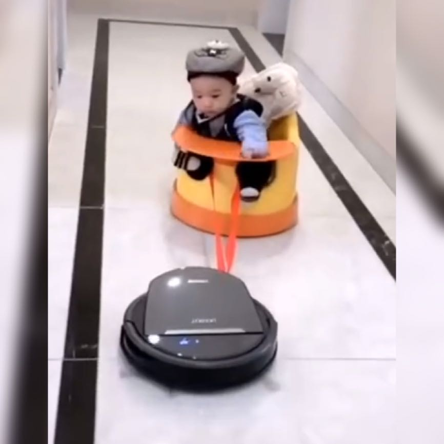 Đang khóc ngằn ngặt... mẹ cho thứ này, đứa bé im bặt Dang khoc ngan ngat... me cho thu nay, dua be im bat