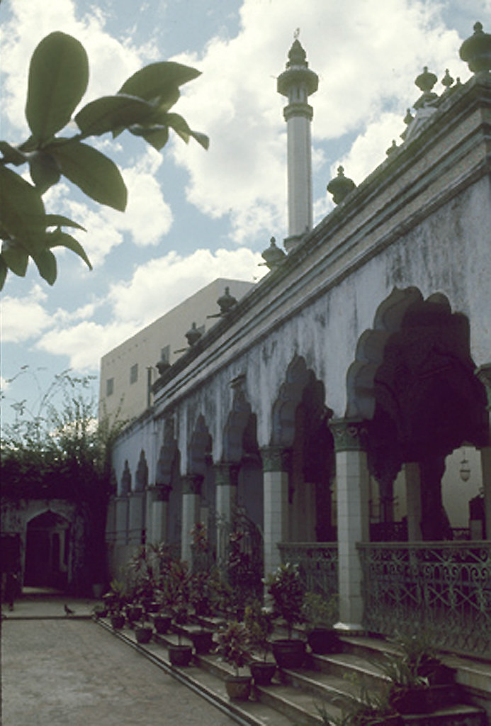 Một góc sân thánh đường, 1969. James A. Brosman Collection.