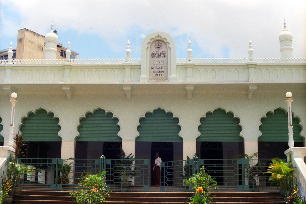 Khu vực sảnh chính của thánh đường, 1967. Ảnh: Ken.