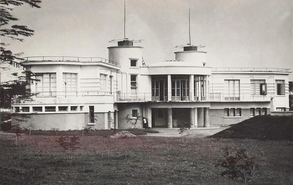 Câu lạc bộ sĩ quan Pháp ở Vinh.