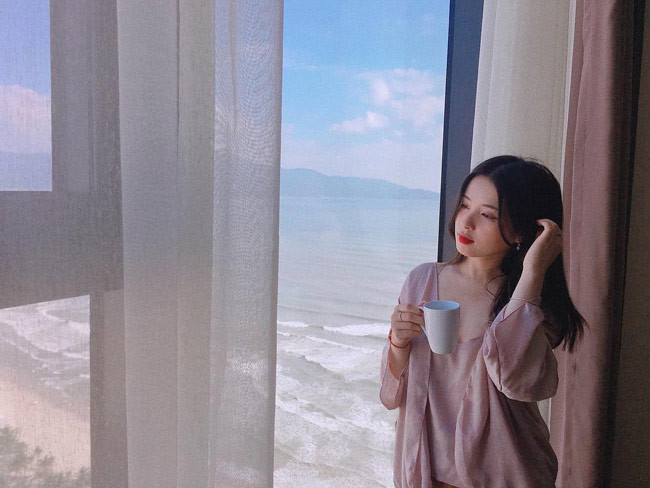 Cùng với nhan sắc dễ thương, Thảo Nari còn được khen ngợi bởi tính cách nhẹ nhàng, trầm ổn.