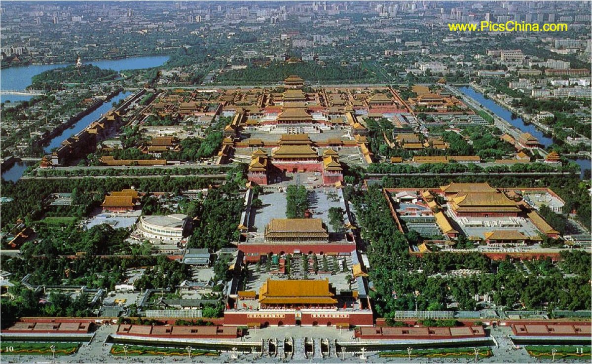 Một công đôi việc, đó là lý do Vĩnh Lạc hoàng đế quyết định dời đô từ Nam Kinh đến Bắc Kinh. Năm 1406, hàng trăm vạn người được điều động xây dựng cung điện ở Bắc Kinh. Đến năm 1421, toàn bộ triều đình dời về kinh đô mới. Kể từ quyết định dời đô đến Bắc Kinh của Vĩnh Lạc hoàng đế, địa danh này qua nhiều thời kỳ vẫn liên tục được duy trì làm kinh đô và cũng là thủ đô của Trung Quốc cho đến ngày nay.