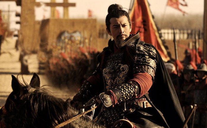 Theo sử sách, trong khoảng thời gian gần 2 thập kỷ chống Kim, ông đã có tổng cộng 126 trận giao chiến với quân Kim và toàn thắng.