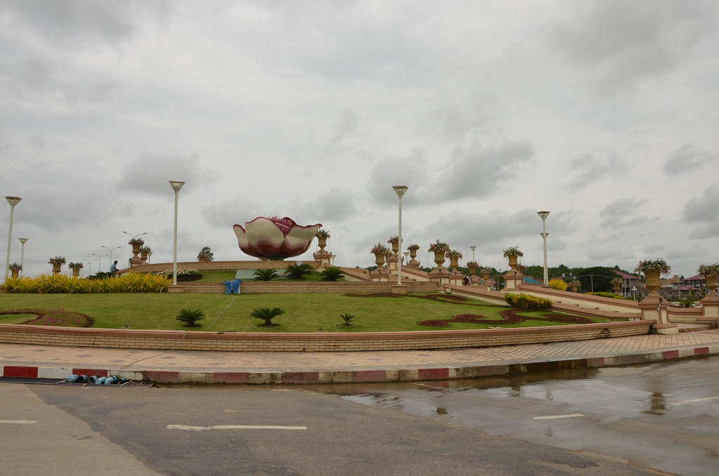 Cho đến nay, lý do Myanmar dời đô về Nay Pyi Taw không có đáp án chính xác vì chính phủ của đất nước Đông Nam Á này không đưa ra phát ngôn chính thức nào mà chỉ là những suy đoán trong dư luận.