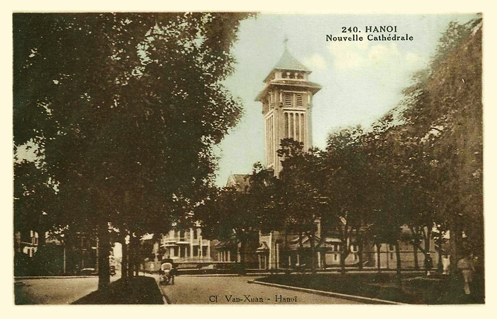 Nhà thờ Cửa Bắc ở Hà Nội với tháp chuông cao vút.