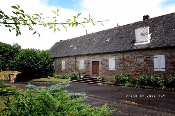 Lâu đài của bà Nam Phương gồm 32 phòng trong đó có 7 phòng tắm, 5 phòng khách. Có thể nói đây là cơ ngơi xứng tầm cho một cựu hoàng hậu Việt Nam. Ảnh: Trịnh Quốc Huy.