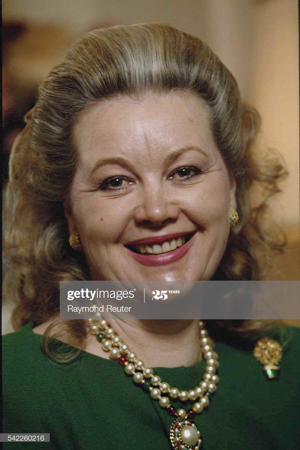 Nụ cười rạng rỡ của "Hoàng phi Vĩnh Thụy". Không chỉ là vợ, bà Monique Baudot đã giữ vai trò thư ký riêng, quản gia hay một người phục vụ của cựu hoàng Bảo Đại trong suốt những năm cuối đời của ông.