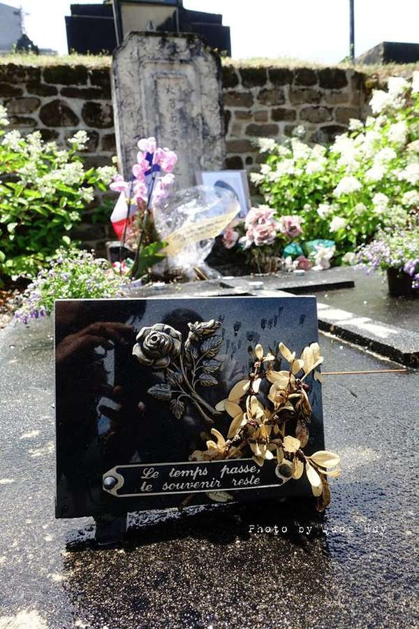 Theo cuốn sách cuốn sách "Nam Phương – hoàng hậu cuối cùng" của tác giả Lý Nhân Phan Thứ Lang, đã có lần bà Nam Phương ngỏ ý được trở về Việt Nam, để khi qua đời được an táng bên cạnh mộ thân sinh và thân mẫu ở Đà Lạt. Ảnh: Trịnh Quốc Huy.