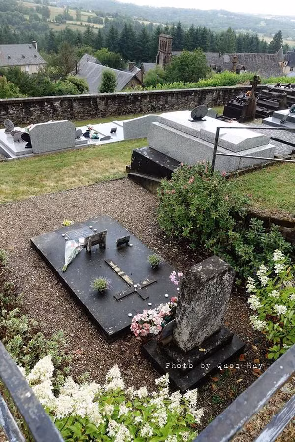 Khu mộ hoàng hậu cuối cùng của Việt Nam nhìn từ phía sau. Ảnh: Trịnh Quốc Huy.