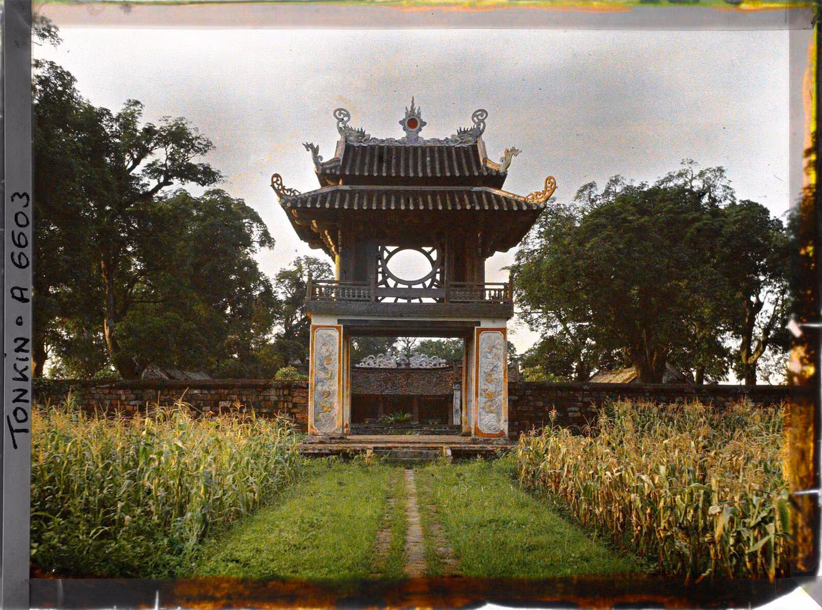 Khuê Văn Các - công trình mang tính biếu tượng của Văn Miếu - Quốc Tử Giám Hà Nội.