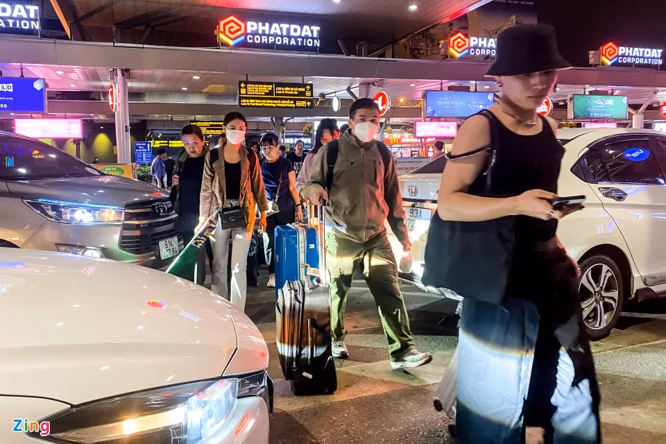 San bay Tan Son Nhat dong ky luc