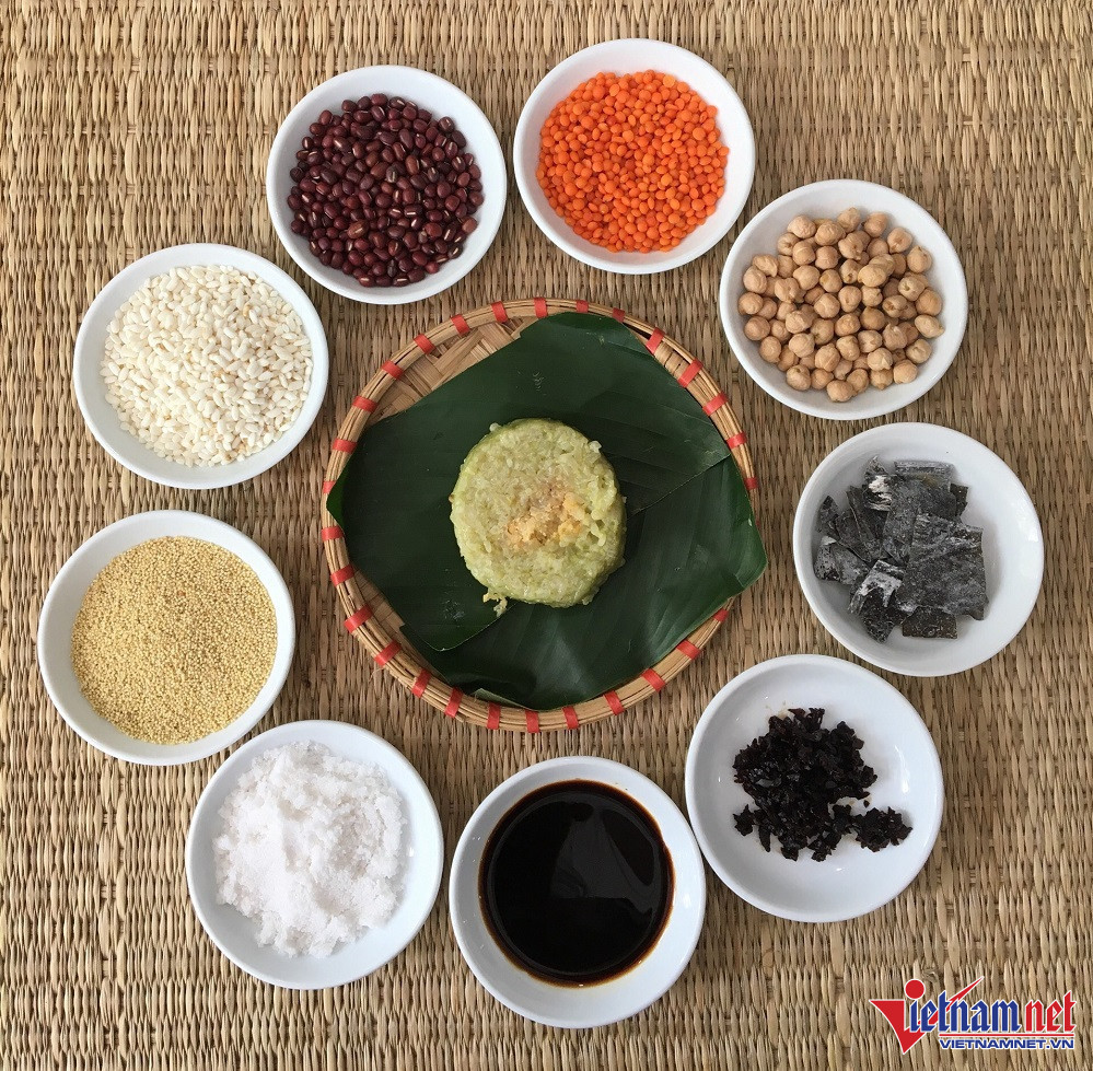 Gia dinh tu dai dong duong lam banh chung la mia-Hinh-2