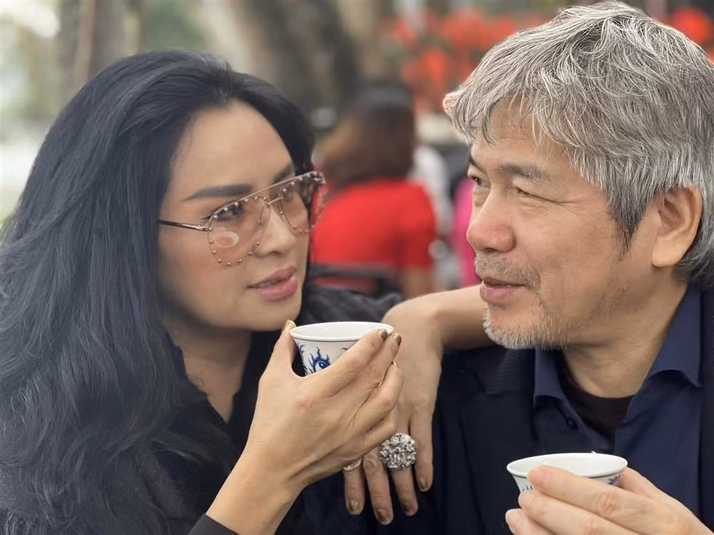 Diva Thanh Lam xa anh tinh, goi hon phu la 