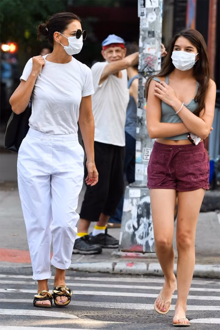 Nhan sac hut hon cua con gai Tom Cruise o tuoi 16