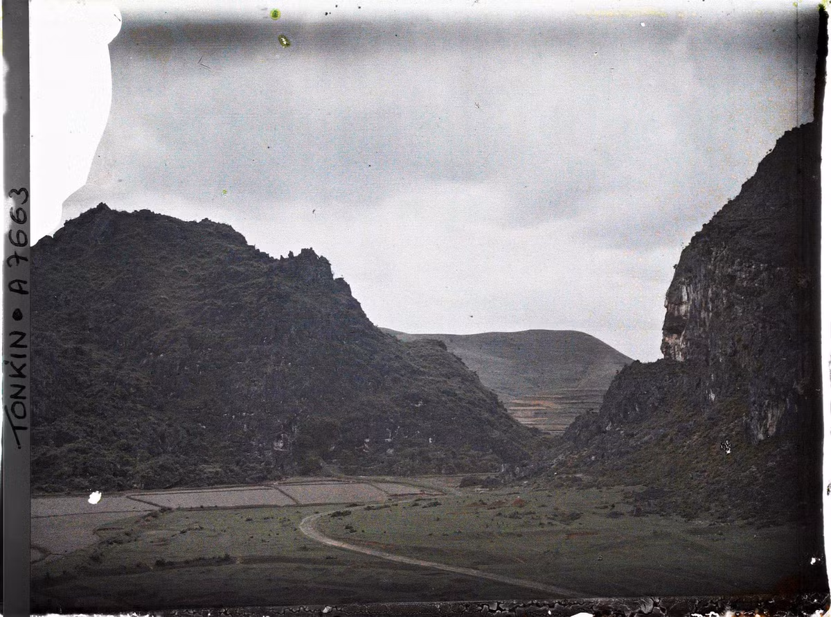 Núi đá ở khu vực chùa Tam Thanh, ngày nay là danh thắng của thành phố Lạng Sơn.