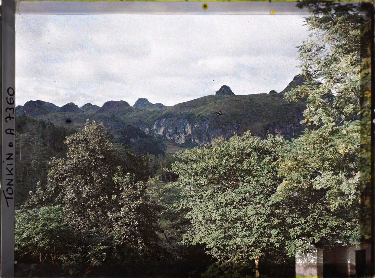 Một hình ảnh khác chụp ở khu vực pháo đài Đồng Đăng.