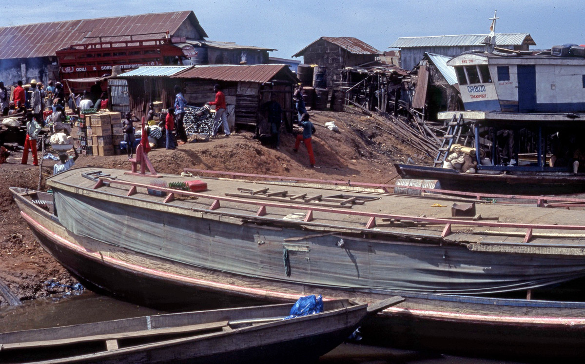 Cảng sông Onitsha.