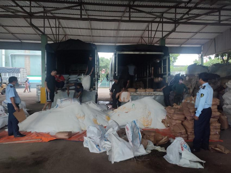 Duong lau gia re tiep tuc tan cong duong trong nuoc