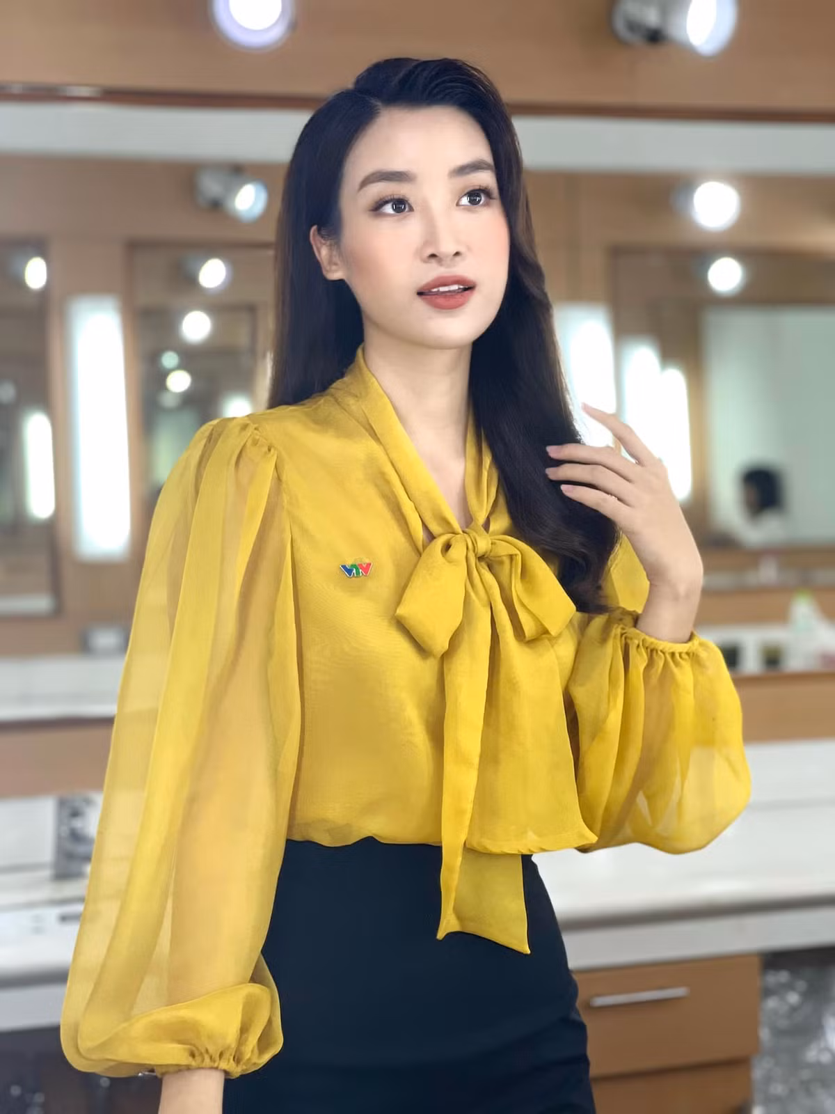 Nhan sac doi thuong cua dan Hoa hau, A hau lam BTV tai VTV-Hinh-6