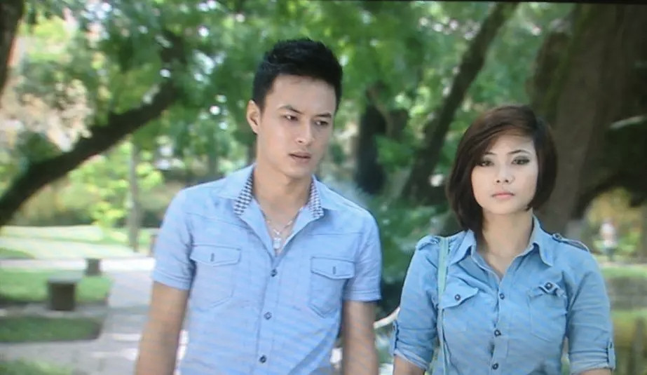 Những cặp đôi chênh lệch hàng chục tuổi trên màn ảnh Việt - Hình 6 Nhung cap doi chenh lech hang chuc tuoi tren man anh Viet-Hinh-6