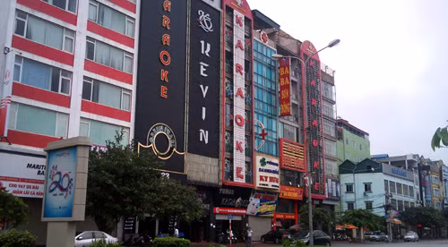 Phố hát Trần Thái Tông chẳng mấy ai đến trong ngày nghỉ lễ.