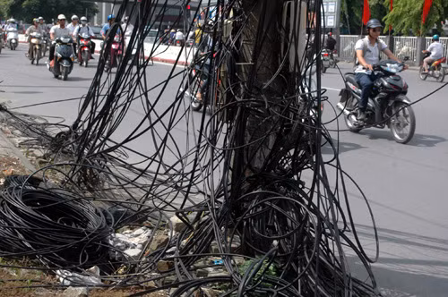 Không hiên ngang chọc trời, thì lại nằm dưới đất.