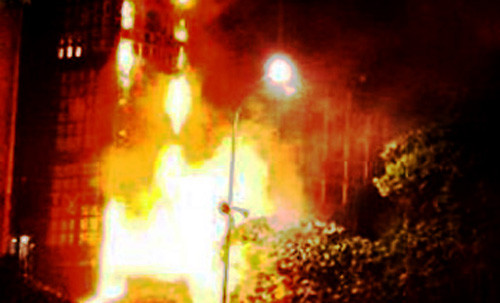 Hoảng loạn vì cháy lớn ở Nhà hát múa rối Thăng Long