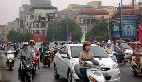 Giao thông đường Tôn Đức Thắng - Nguyễn Lương Bằng ách tắc cả 2 hướng.
