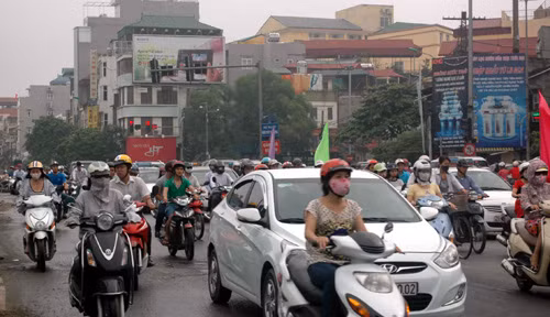 Giao thông đường Tôn Đức Thắng - Nguyễn Lương Bằng ách tắc cả 2 hướng.