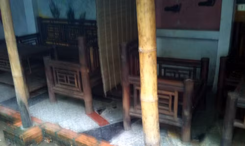 Quán cà phê "buồng" ở số 18 đường Phú Diễn, huyện Từ Liêm, Hà Nội, không thấy các đôi tình nhân đến tình tự.