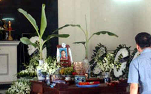 Cháu Trần Nhật Hương được gia đình tiến hành mai táng.