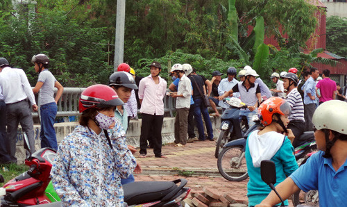 Khu vực phát hiện thi thể người phụ nữ nổi trên mặt nước sông Nhuệ.