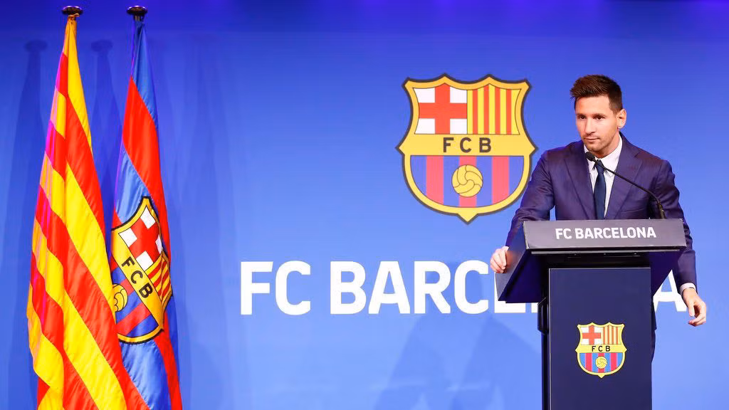 Messi khoc nuc no hop bao chia tay Barca, khong nghi phai roi Nou Camp-Hinh-3