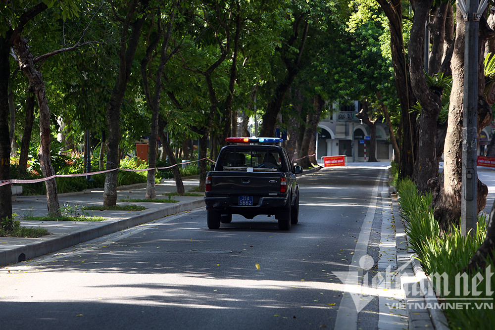 Trong những ngày thực hiện Chỉ thị 16, những người không có việc quan trọng, cấp bách được yêu cầu không ra đường.